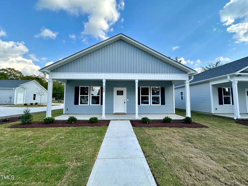 209 S Sixth St, Smithfield, NC 27577