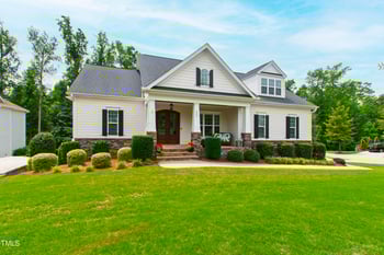 209 Sunset Bluffs Dr, Fuquay Varina, NC 27526