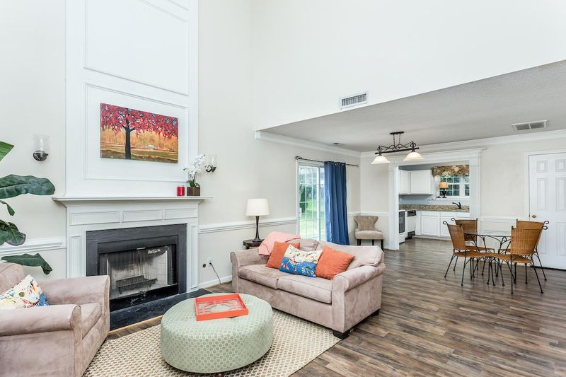 209 Thorncrest Dr, Apex, NC 27539