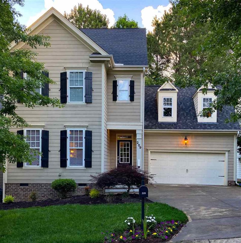 209 Thorndale Dr, Holly Springs, NC 27540