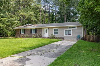 209 Treadway Ct, Fayetteville, NC 28311
