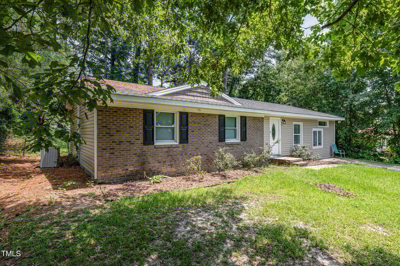209 Treadway Ct, Fayetteville, NC 28311