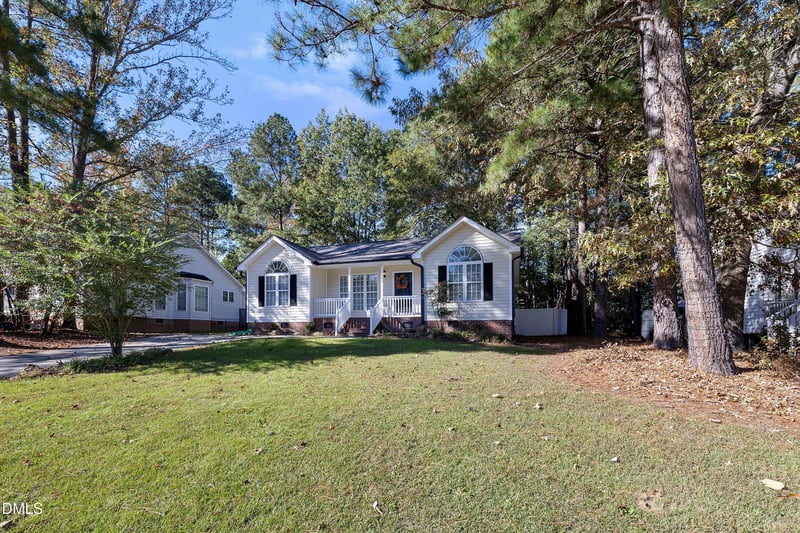 209 Trestlewood Ln, Clayton, NC 27520