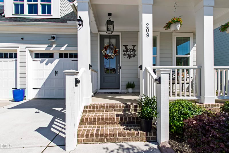 209 Tumbling River Dr, Wendell, NC 27591
