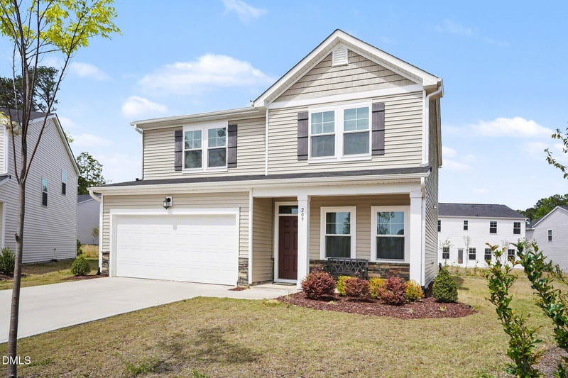 209 White Farm Dr, Wendell, NC 27591