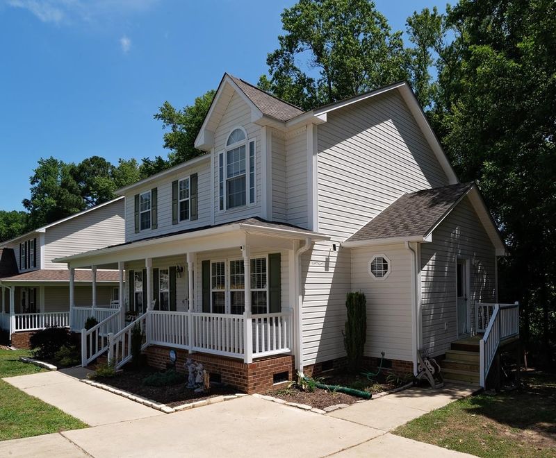 209 Winding Wood Dr, Clayton, NC 27520