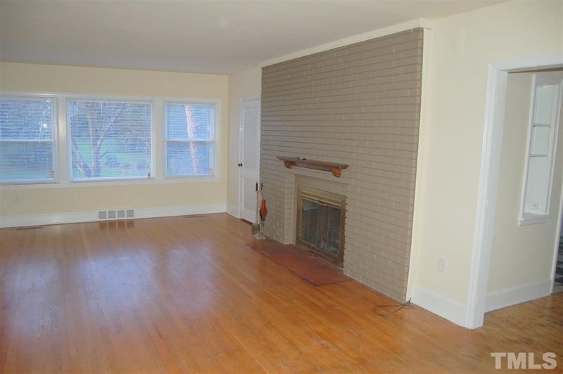 209 W Woodridge Dr, Durham, NC 27707