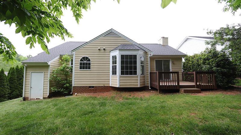 209 W Wyatts Pond Ln, Cary, NC 27513
