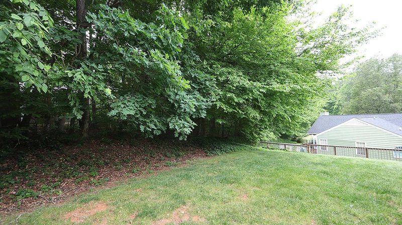 209 W Wyatts Pond Ln, Cary, NC 27513