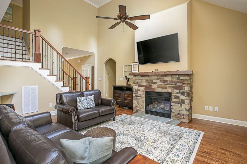 2090 Creekside Dr, Franklinton, NC 27525