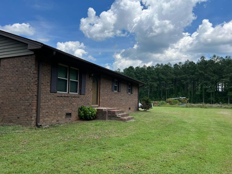 2095 Ross Rd, Lillington, NC 27546
