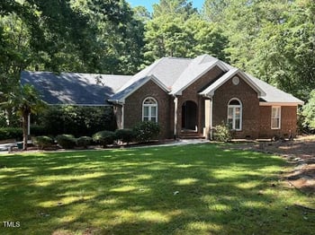 2095 Woodberry Dr, Clayton, NC 27527