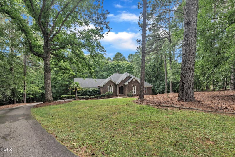 2095 Woodberry Dr, Clayton, NC 27527