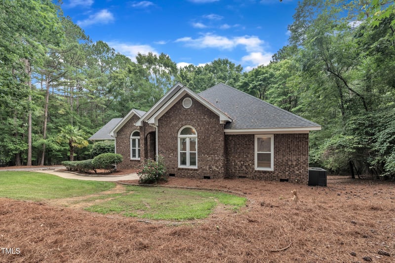 2095 Woodberry Dr, Clayton, NC 27527