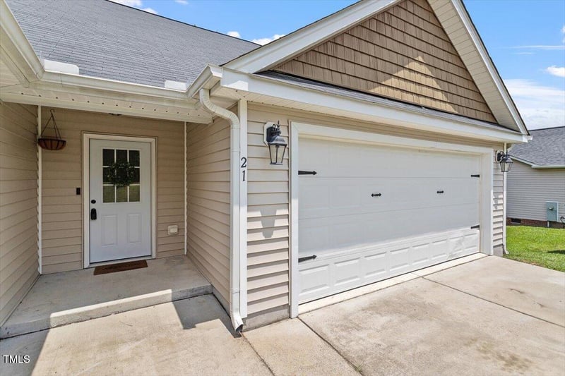 21 Cambridge Dr, Angier, NC 27501