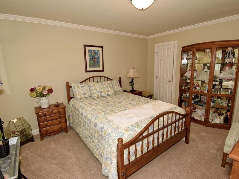 21 Clearwater Dr, Durham, NC 27707