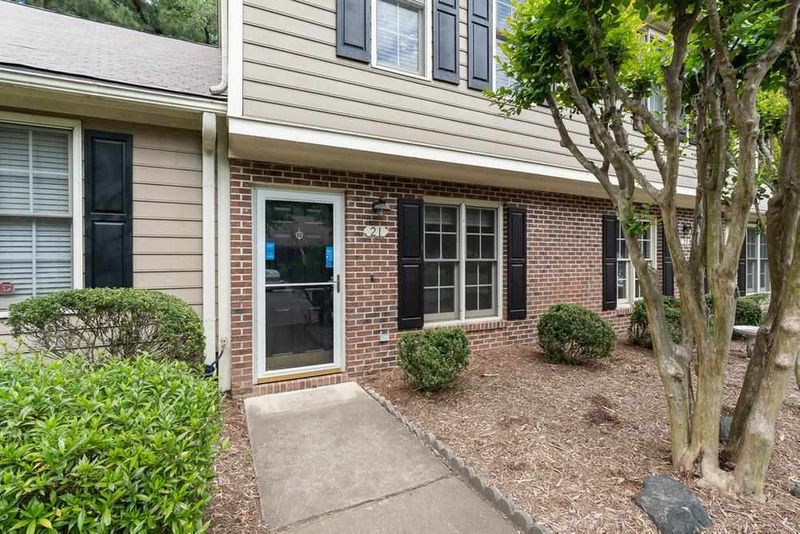 21 Crystal Oaks Ct, Durham, NC 27707