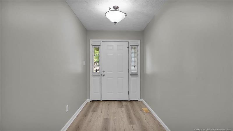 21 Dinghy Dr, Sanford, NC 27332