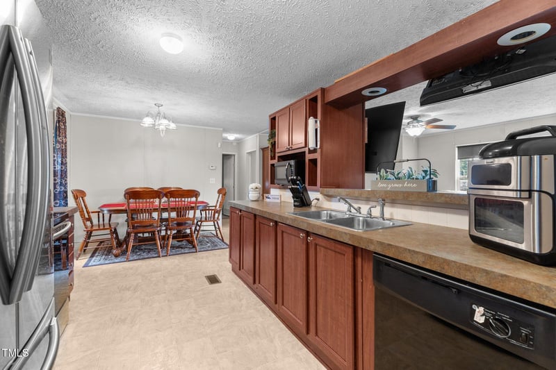 21 Foggs Ln, Louisburg, NC 27549