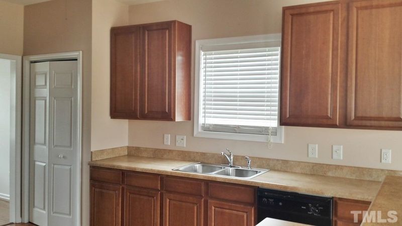 21 Millwood Dr, Clayton, NC 27527