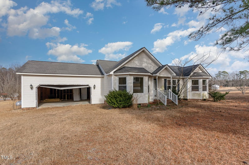 210 Alfalfa Ct, Smithfield, NC 27577