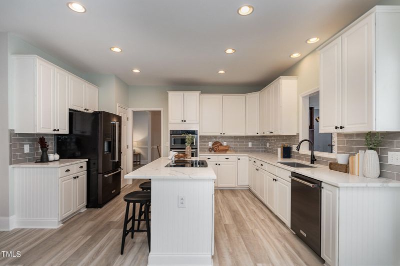 210 Arbordale Ct, Cary, NC 27518