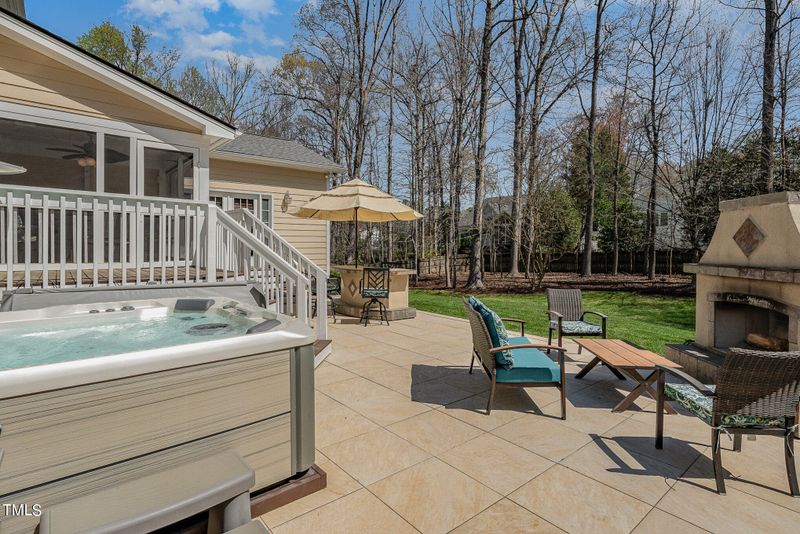 210 Arbordale Ct, Cary, NC 27518