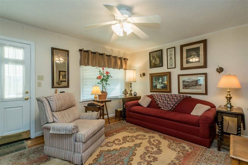 210 Baggett Ave, Raleigh, NC 27604