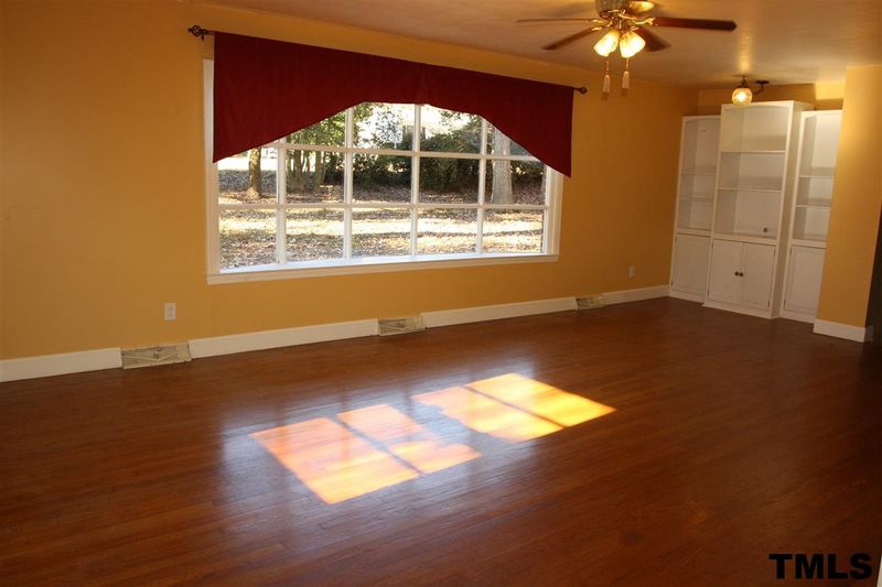 210 Barbour Rd, Smithfield, NC 27577