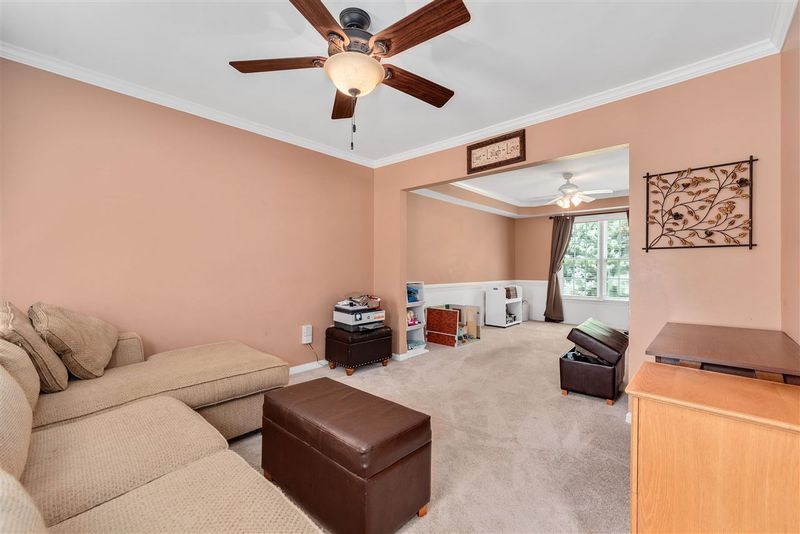 210 Boltstone Ct, Cary, NC 27513