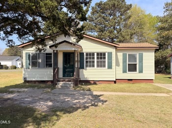 210 Brevard St, Selma, NC 27576