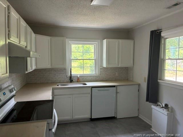 210 Brookwood Ave, Fayetteville, NC 28301