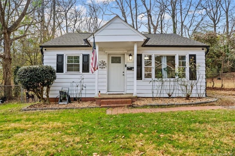 210 Brookwood Ave, Fayetteville, NC 28301