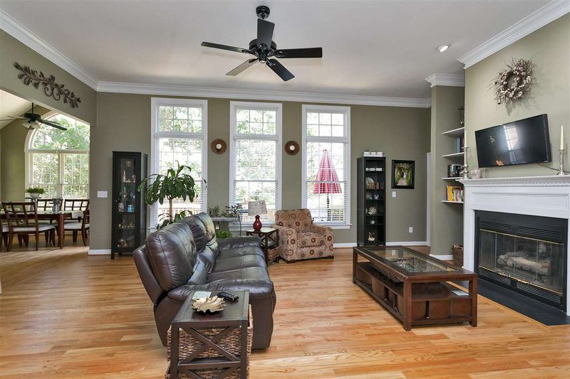 210 Caniff Ln, Cary, NC 27519