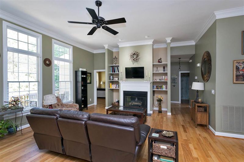 210 Caniff Ln, Cary, NC 27519