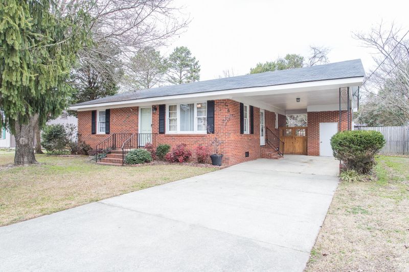 210 W Caroline Ave, Smithfield, NC 27577