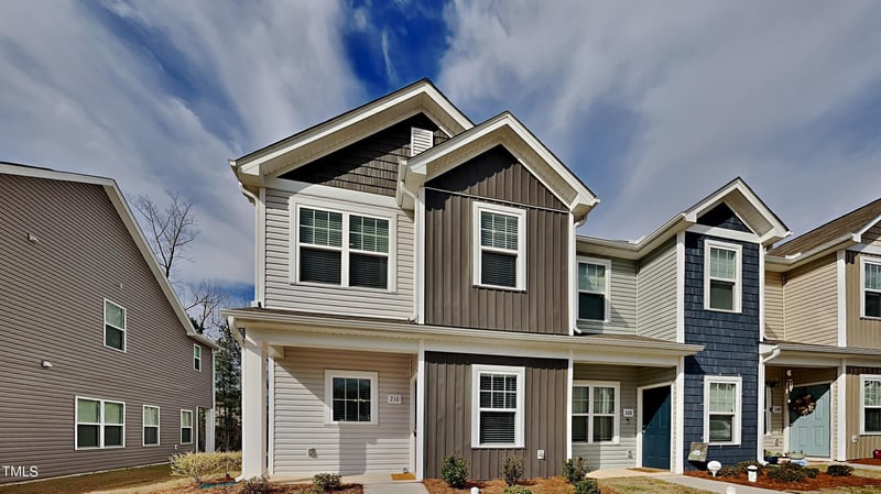 210 Chandler Ct, Sanford, NC 27330