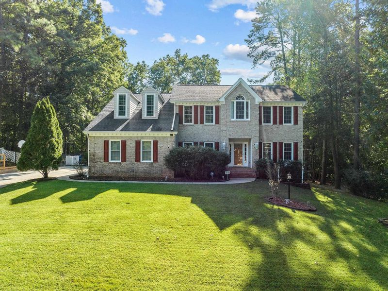210 Collinson Dr, Chapel Hill, NC 27514