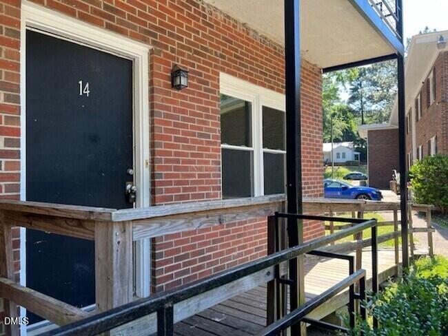 210 Colonial Dr, Fayetteville, NC 28301