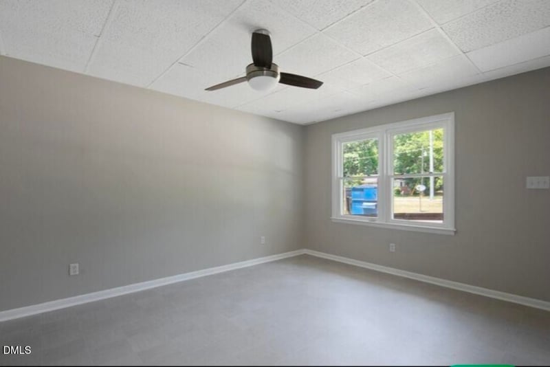 210 Colonial Dr, Fayetteville, NC 28301