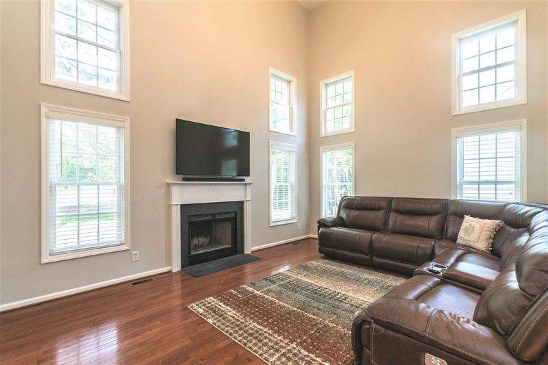 210 Cove Creek Dr, Cary, NC 27519