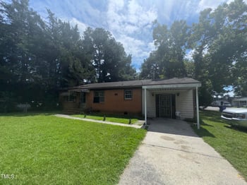 210 Crestview Dr, Smithfield, NC 27577