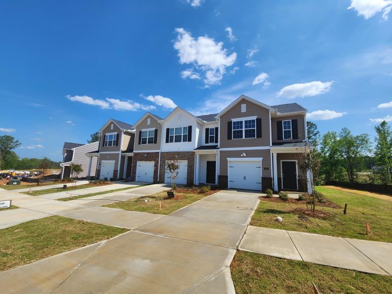 210 David Hill Dr, Sanford, NC 27330