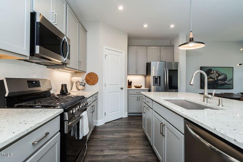 210 Deardom Way, Chapel Hill, NC 27516