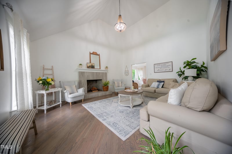 210 Dutchess Dr, Cary, NC 27513