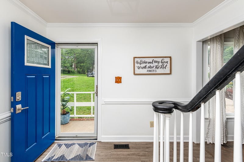 210 Dutchess Dr, Cary, NC 27513
