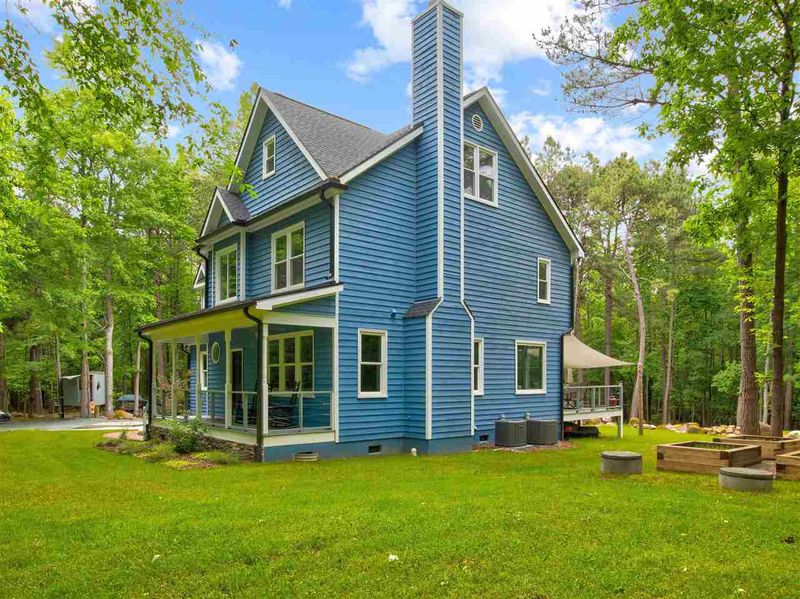 210 Emily Ln, Chapel Hill, NC 27516