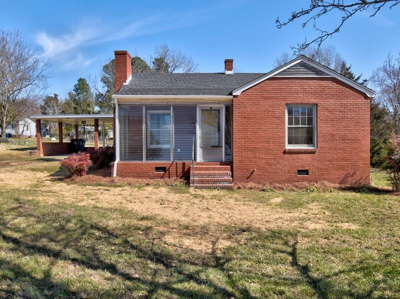 210 Ferris St, Haw River, NC 27258