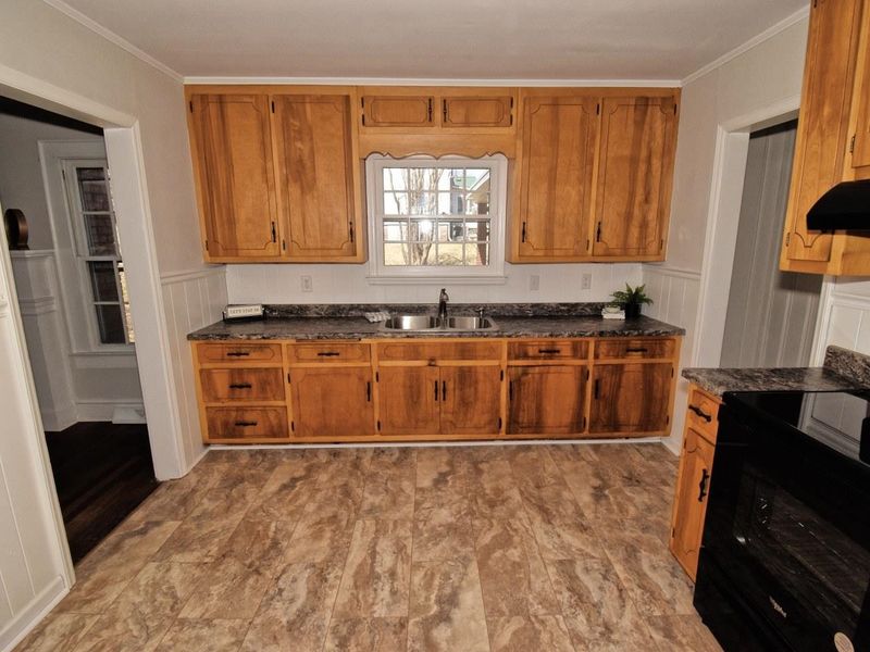 210 Ferris St, Haw River, NC 27258