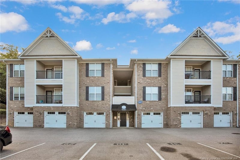 210 Fountainhead Ln #104, Fayetteville, NC 28301